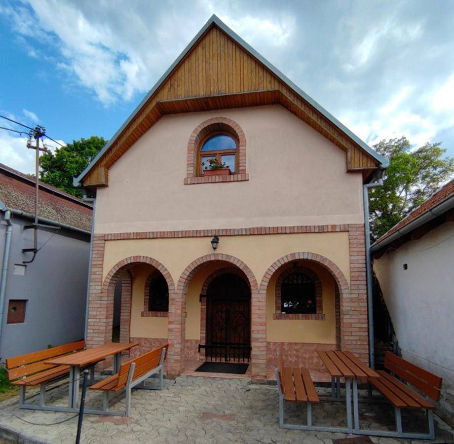 Vinarstvi Ehrlich Apartment Milotice Exterior photo